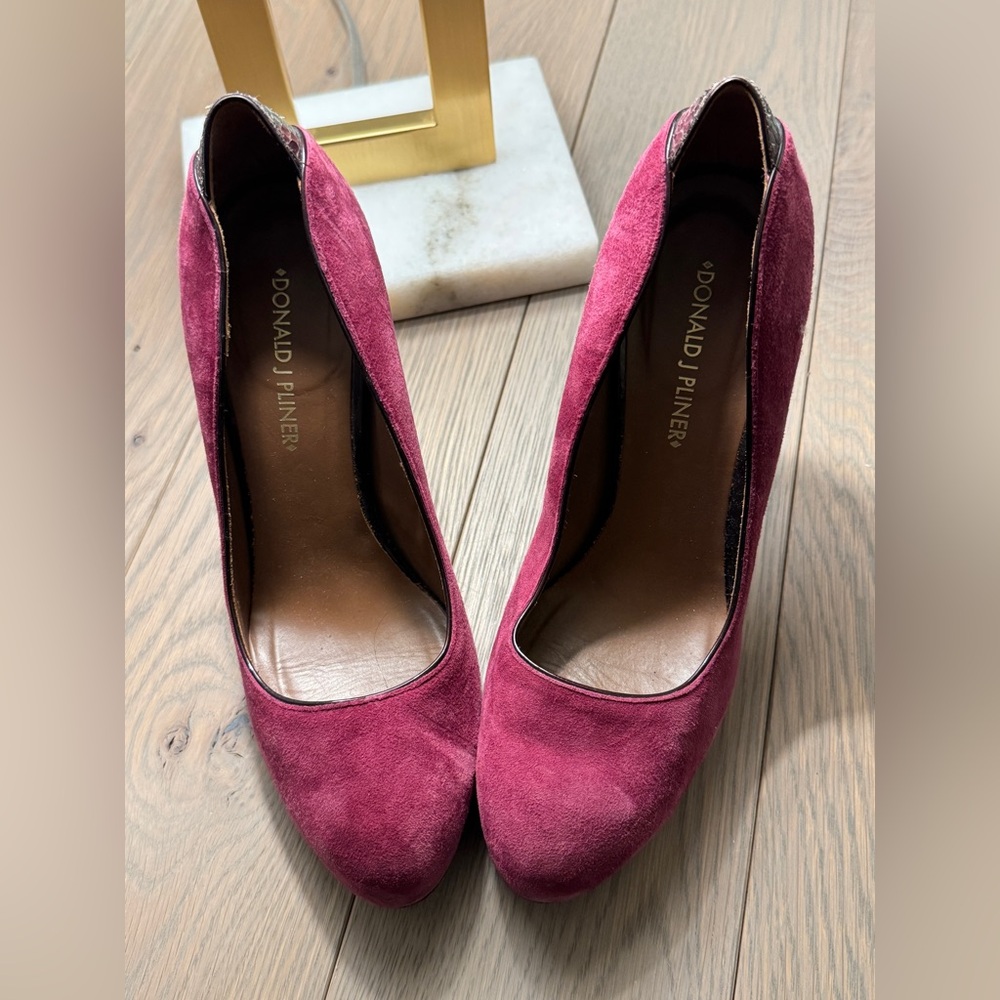 Donald Pliner DAWN RASPBERRY/MULTI Suede & Leather Hidden Platform Pump 8 M